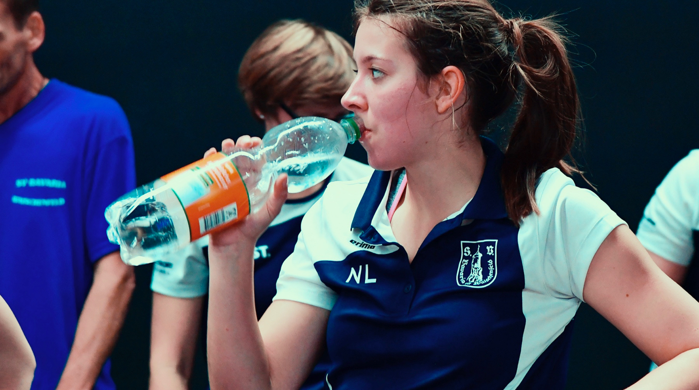 behind:the:scenes:it's:your:stage:start:play:repeat - SV Bavaria Waischenfeld die Frauenfußballmannschaft beim Cross Gym Trainin mit Bastian Lumpp in der Sportwelt Pegnitz